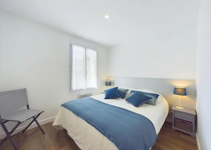 Maison Au Calme Pour 6 - 850m De La Clavette بيت للعطل *